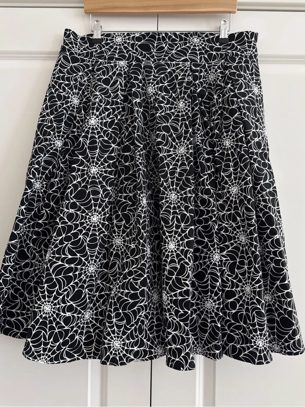 Spider web skirt by Laura Byrnes - Picture 3 of 8